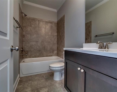 202 Golden Banner Avenue - Photo Thumbnail 42