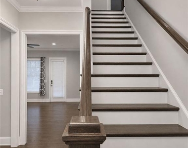202 Golden Banner Avenue - Photo Thumbnail 26