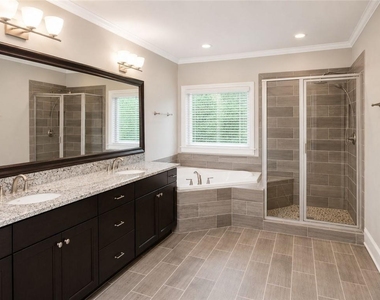202 Golden Banner Avenue - Photo Thumbnail 32
