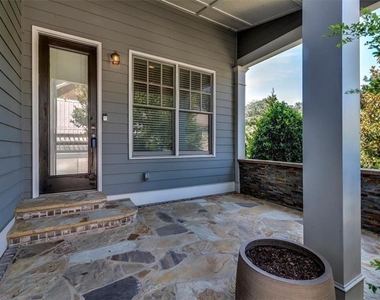 202 Golden Banner Avenue - Photo Thumbnail 3