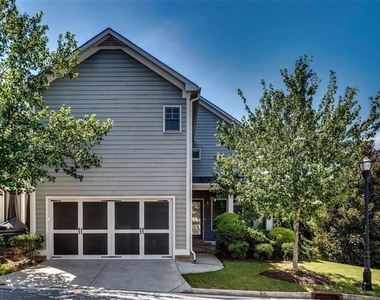 202 Golden Banner Avenue - Photo Thumbnail 1