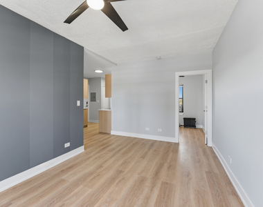 6026 N Winthrop Avenue - Photo Thumbnail 5