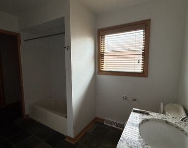 2425 Hessing Street - Photo Thumbnail 5
