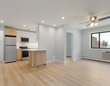 6021 N Winthrop Avenue - Photo Thumbnail 1