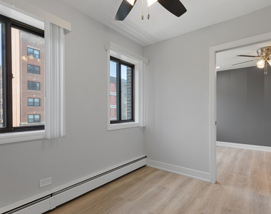 6021 N Winthrop Avenue - Photo Thumbnail 6
