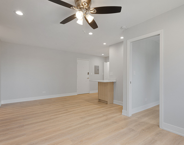 6021 N Winthrop Avenue - Photo Thumbnail 4