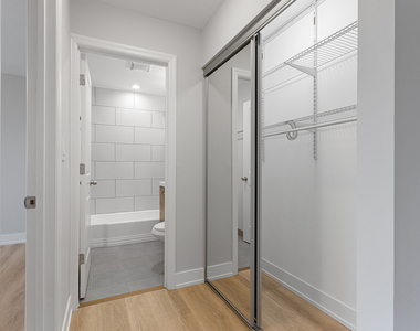 6021 N Winthrop Avenue - Photo Thumbnail 7