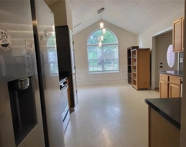 613 Mattie Farm Place - Photo Thumbnail 10