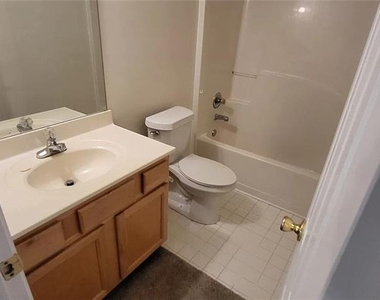 613 Mattie Farm Place - Photo Thumbnail 13