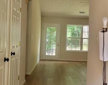 613 Mattie Farm Place - Photo Thumbnail 12