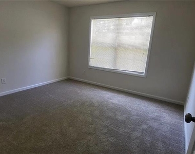 613 Mattie Farm Place - Photo Thumbnail 5