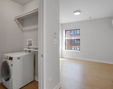 6019 N Winthrop Avenue - Photo Thumbnail 4