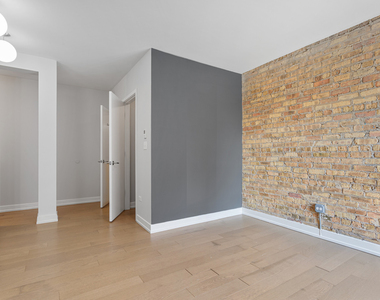 6019 N Winthrop Avenue - Photo Thumbnail 7