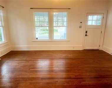 3088 Dunn Street Se - Photo Thumbnail 2