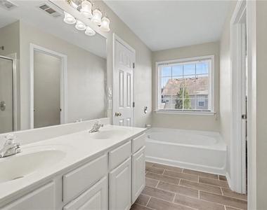 10921 Alderwood Cove - Photo Thumbnail 11