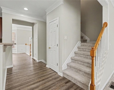 10921 Alderwood Cove - Photo Thumbnail 4