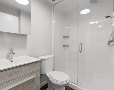 5718 N Winthrop Avenue - Photo Thumbnail 7