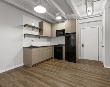 5718 N Winthrop Avenue - Photo Thumbnail 2