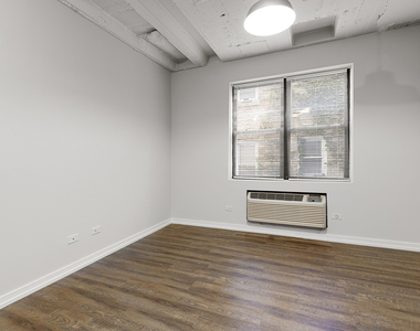 5718 N Winthrop Avenue - Photo Thumbnail 4