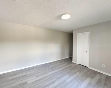 7185 Lone Oak Way - Photo Thumbnail 19