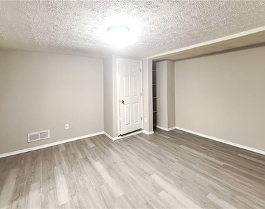 7185 Lone Oak Way - Photo Thumbnail 20