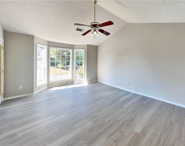 7185 Lone Oak Way - Photo Thumbnail 13