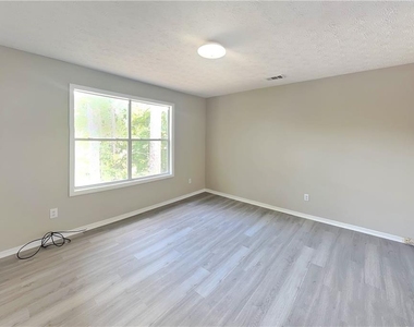 7185 Lone Oak Way - Photo Thumbnail 18