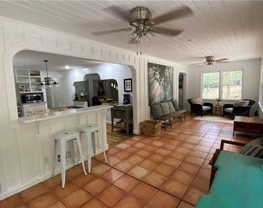866 Buckner Rd - Photo Thumbnail 3