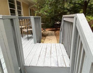 866 Buckner Rd - Photo Thumbnail 19