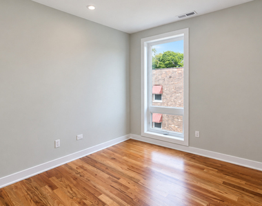 2839 W 24th Boulevard - Photo Thumbnail 3