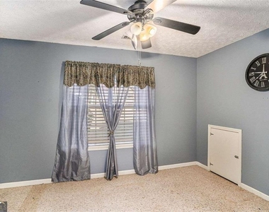 2733 Cedar Tree Lane - Photo Thumbnail 2