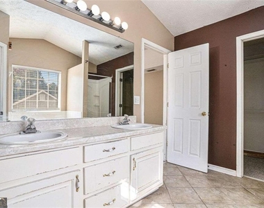 2733 Cedar Tree Lane - Photo Thumbnail 7