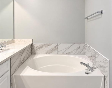 3087 Commonwealth Way - Photo Thumbnail 14