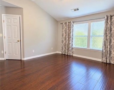 3087 Commonwealth Way - Photo Thumbnail 11