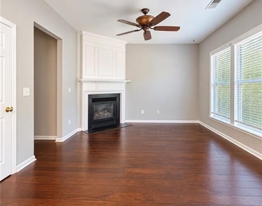 3087 Commonwealth Way - Photo Thumbnail 6