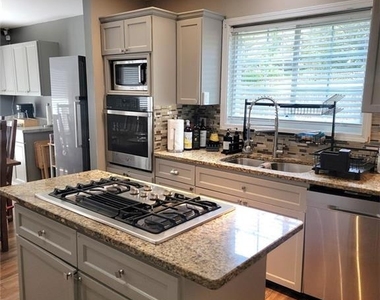 5104 Carole Place Sw - Photo Thumbnail 1
