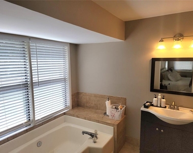 5104 Carole Place Sw - Photo Thumbnail 9