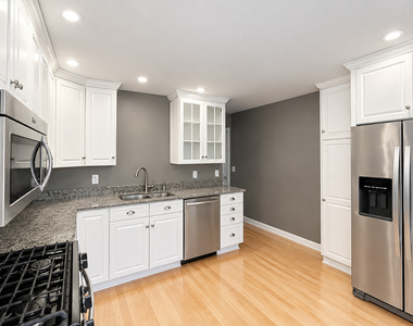 229 S Dearborn Avenue - Photo Thumbnail 1