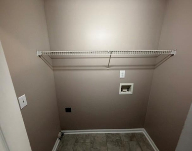 708 Riverside Drive Nw - Photo Thumbnail 17