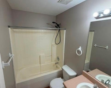 708 Riverside Drive Nw - Photo Thumbnail 16