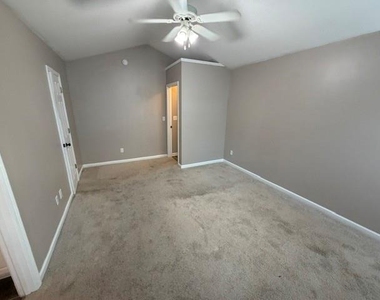 708 Riverside Drive Nw - Photo Thumbnail 12