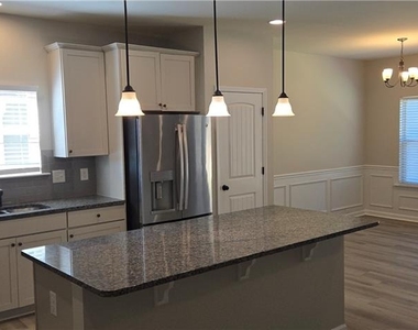 251 Jefferson Avenue - Photo Thumbnail 3