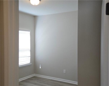 251 Jefferson Avenue - Photo Thumbnail 13