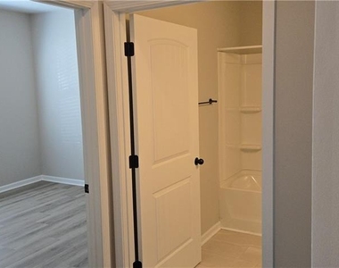251 Jefferson Avenue - Photo Thumbnail 12