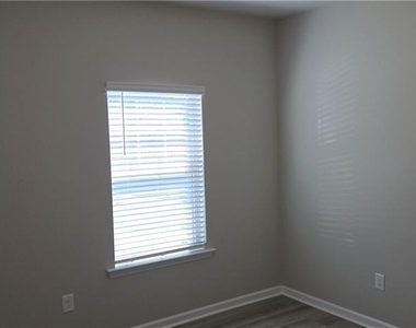 251 Jefferson Avenue - Photo Thumbnail 14