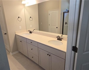 251 Jefferson Avenue - Photo Thumbnail 19