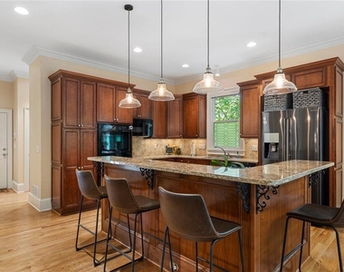 3698 Lakeview Drive - Photo Thumbnail 18