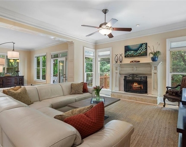 3698 Lakeview Drive - Photo Thumbnail 9