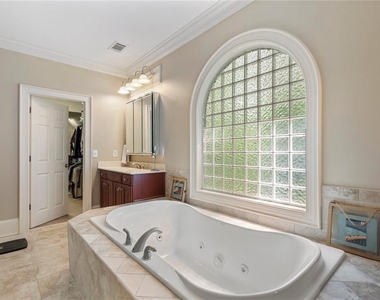 3698 Lakeview Drive - Photo Thumbnail 36