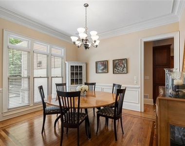 3698 Lakeview Drive - Photo Thumbnail 5